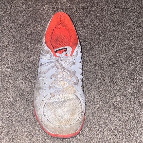 Men’s Nike Shoes - Picture 2 of 4